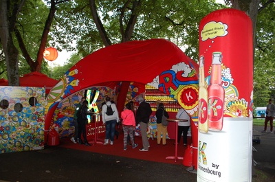 Large inflatable gazebo in red 